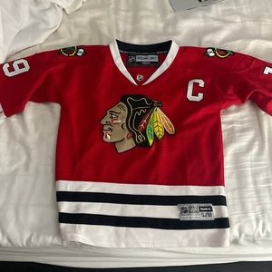 Jonathan Toews Chicago Blackhawks Jersey Size kids small